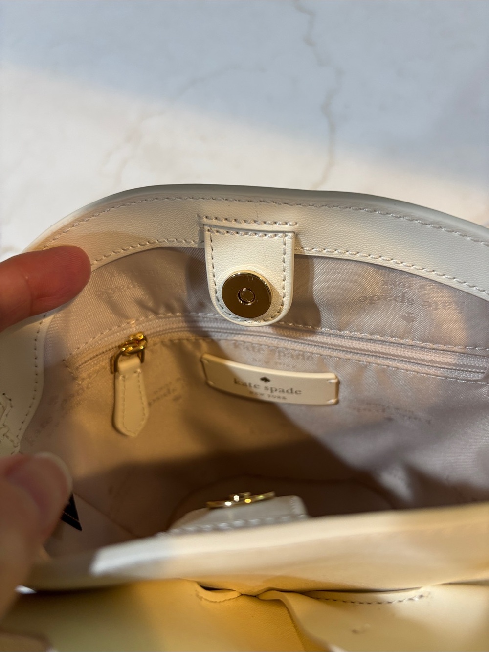 kate spade Flora Bucket Bag in Meringue NWT MSRP $449 - Picture 4 of 10